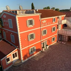Bb-ld Bed & Breakfast Pula